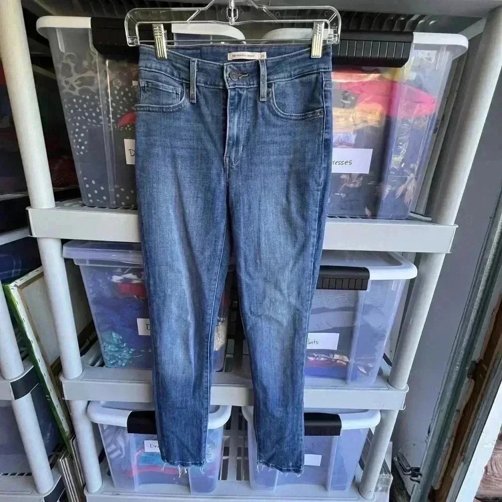 Skinny High-Rise ~Levi’s~ - Size 26